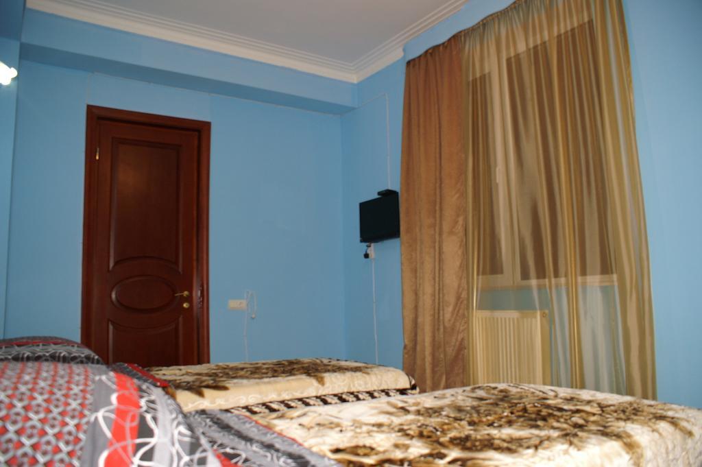 Europa+T Hotel Tbilisi Zimmer foto